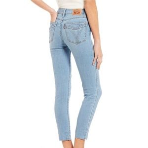 Levi's 721 High Rise Cropped Jeans / size 30